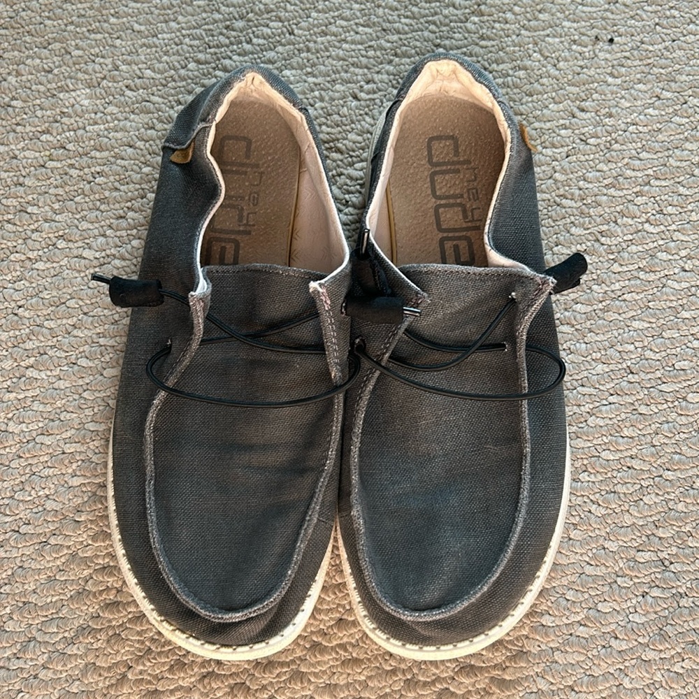 gray hey dude wendy’s size 8